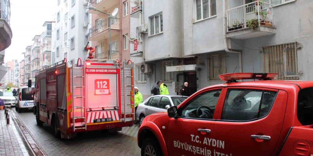 Soba külü ayakkabılığı tutuşturdu