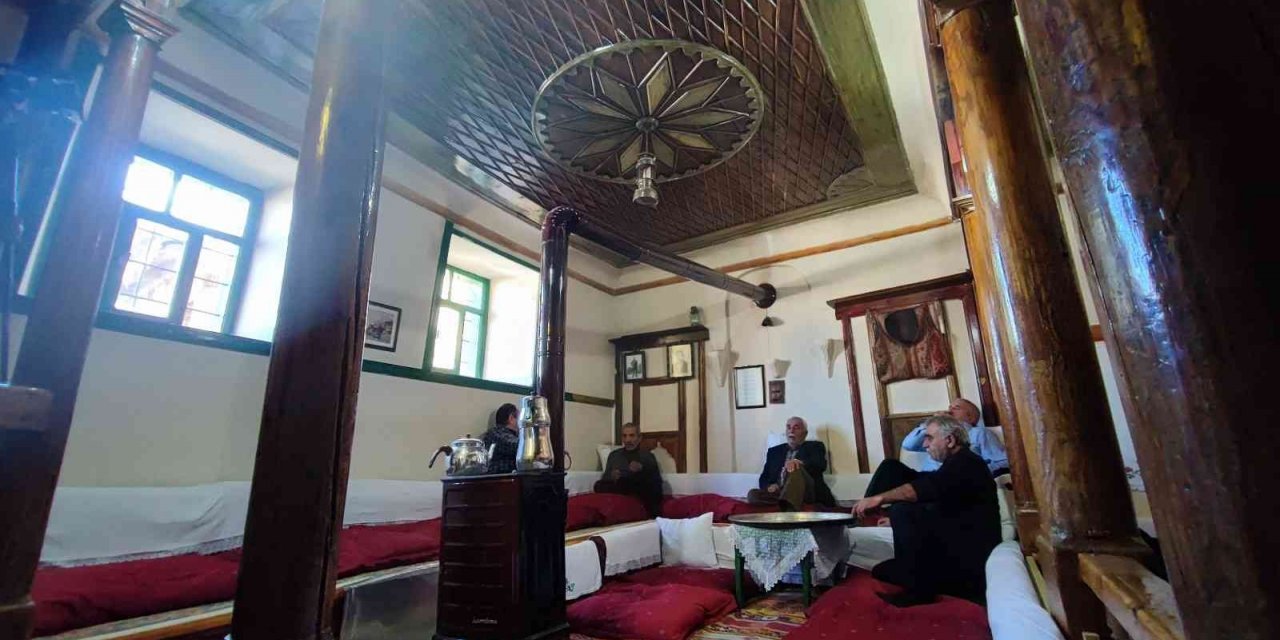 3 asırlık odada 3 asırdır aynı gelenek yaşatılıyor