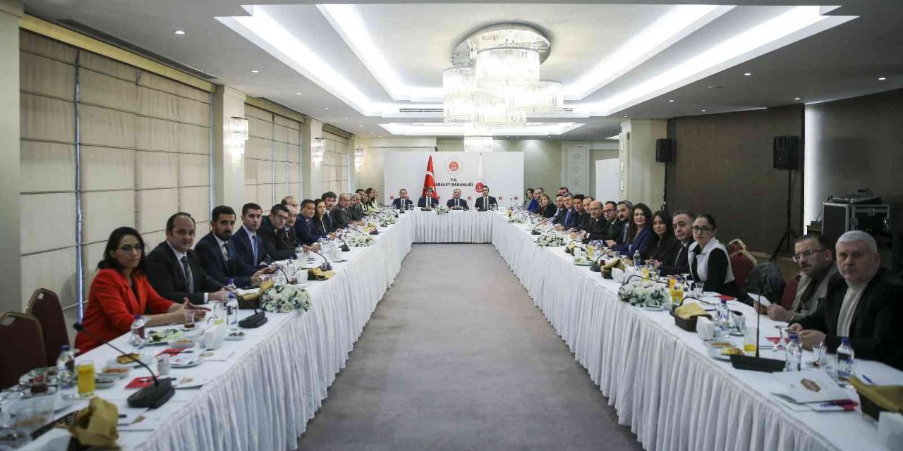 Bakan Bozdağ: “Uzun süren davaların tamamı tasfiye edecek özel bir düzenleme yapacağız”