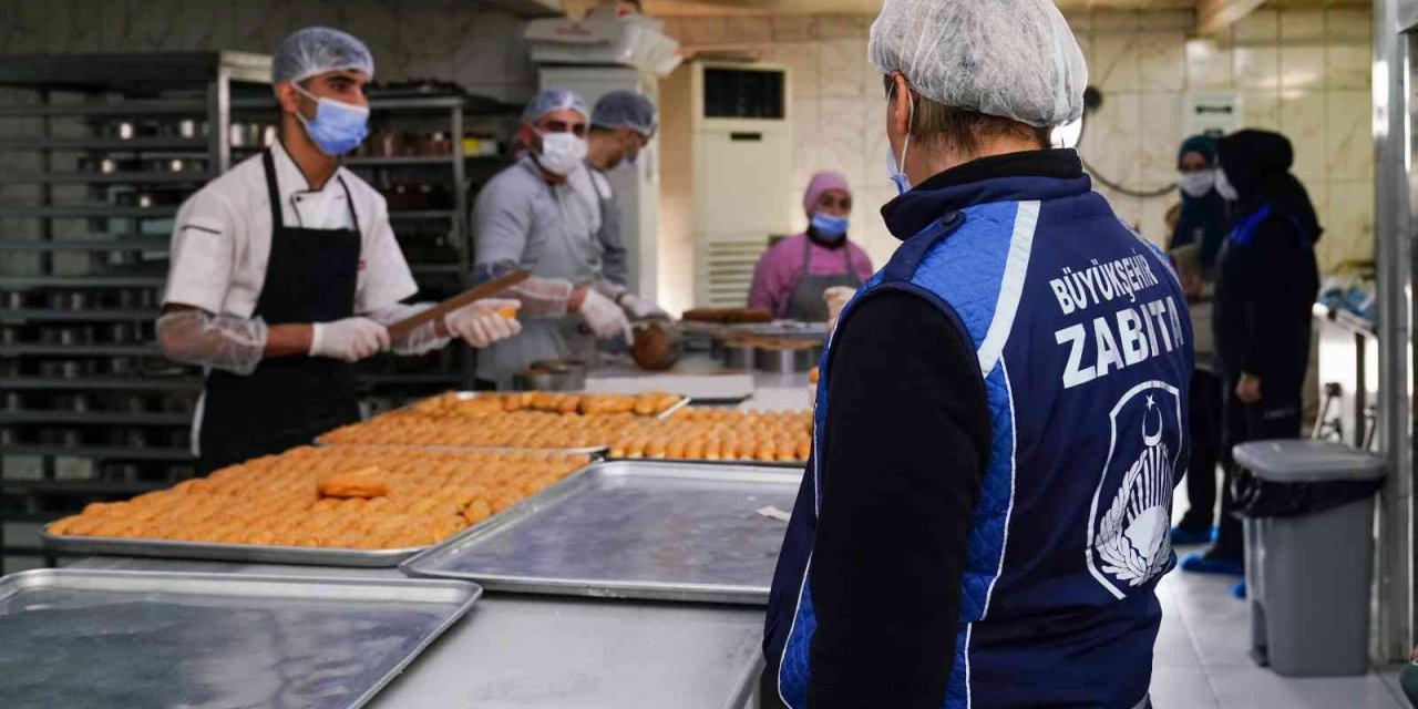 Diyarbakır Büyükşehir Belediyesinden tatlı imalathanelerine denetim