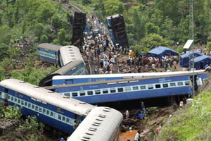 Tren kazası: 44 Ölü