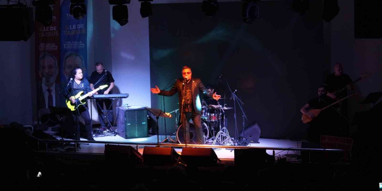 Sanatçı Ali Altay Tarsus’ta sahne aldı