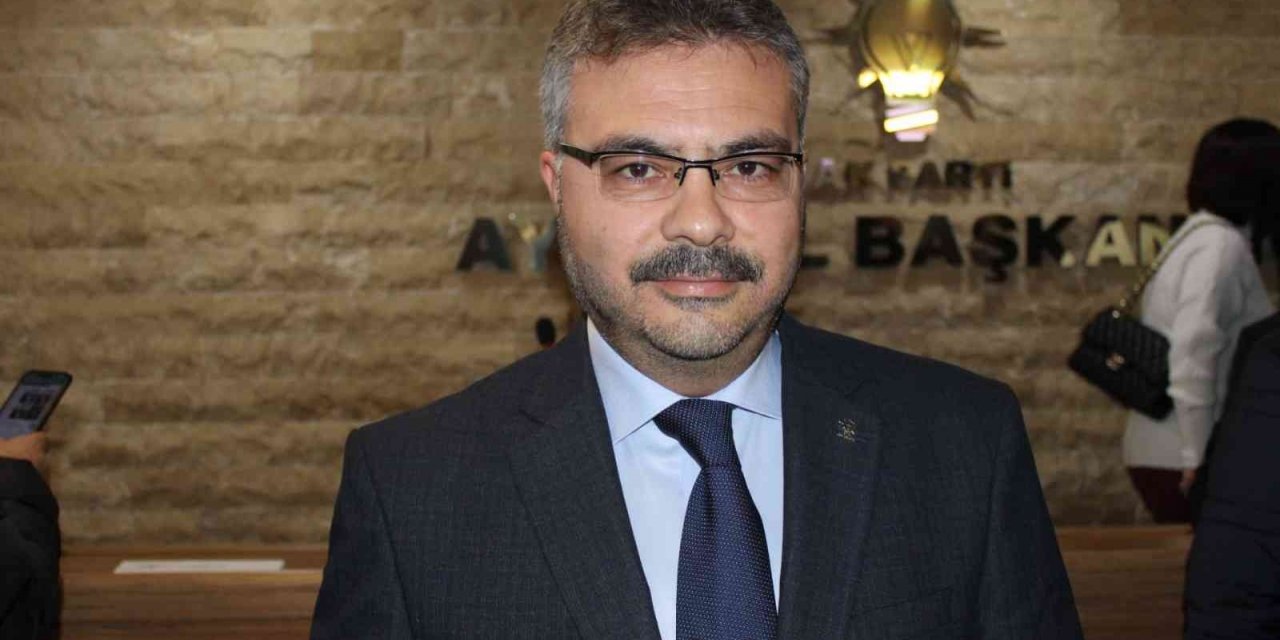 AK Parti İl Başkanı Özmen, adaylık için başkanlıkta istifasını açıkladı