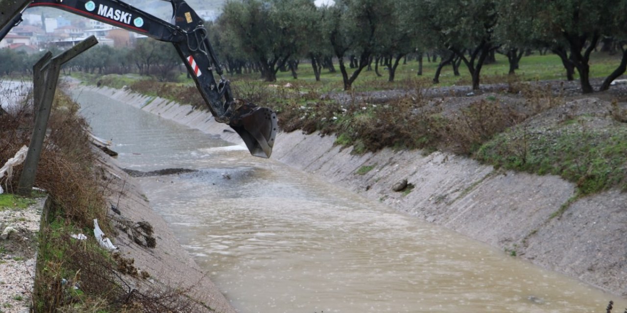 Manisa’daki dere ıslah ve temizlikleri su baskınlarının önüne geçti