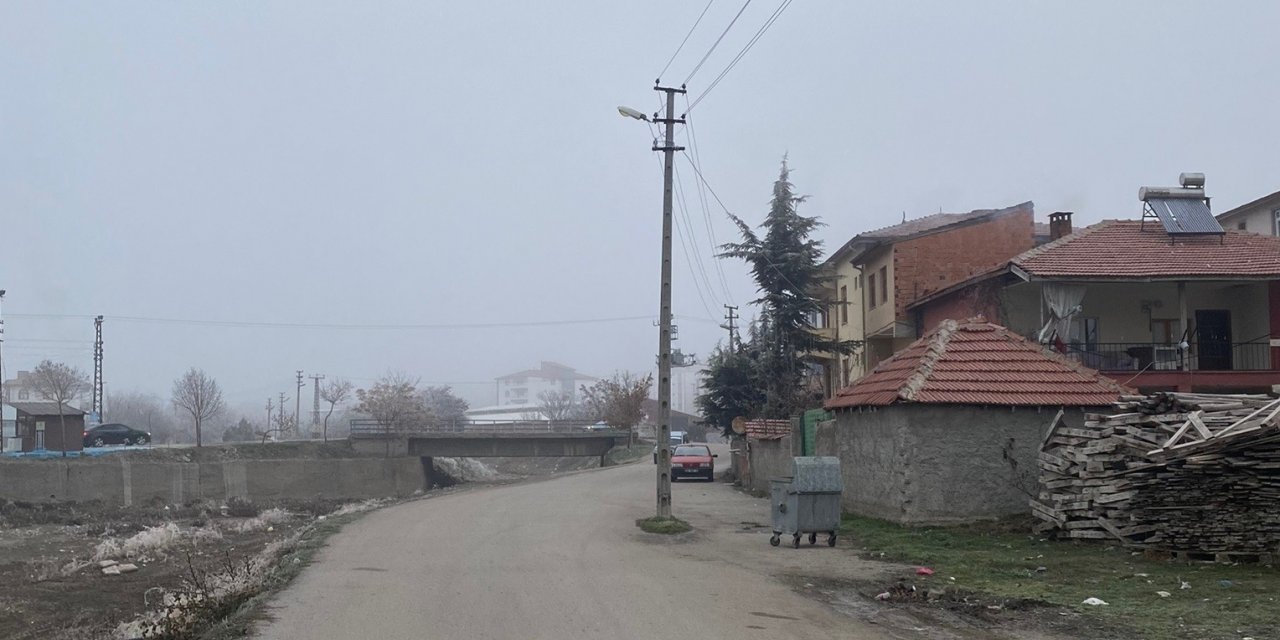 Valilik’ten yol ortasında kalan direklerle ilgili açıklama