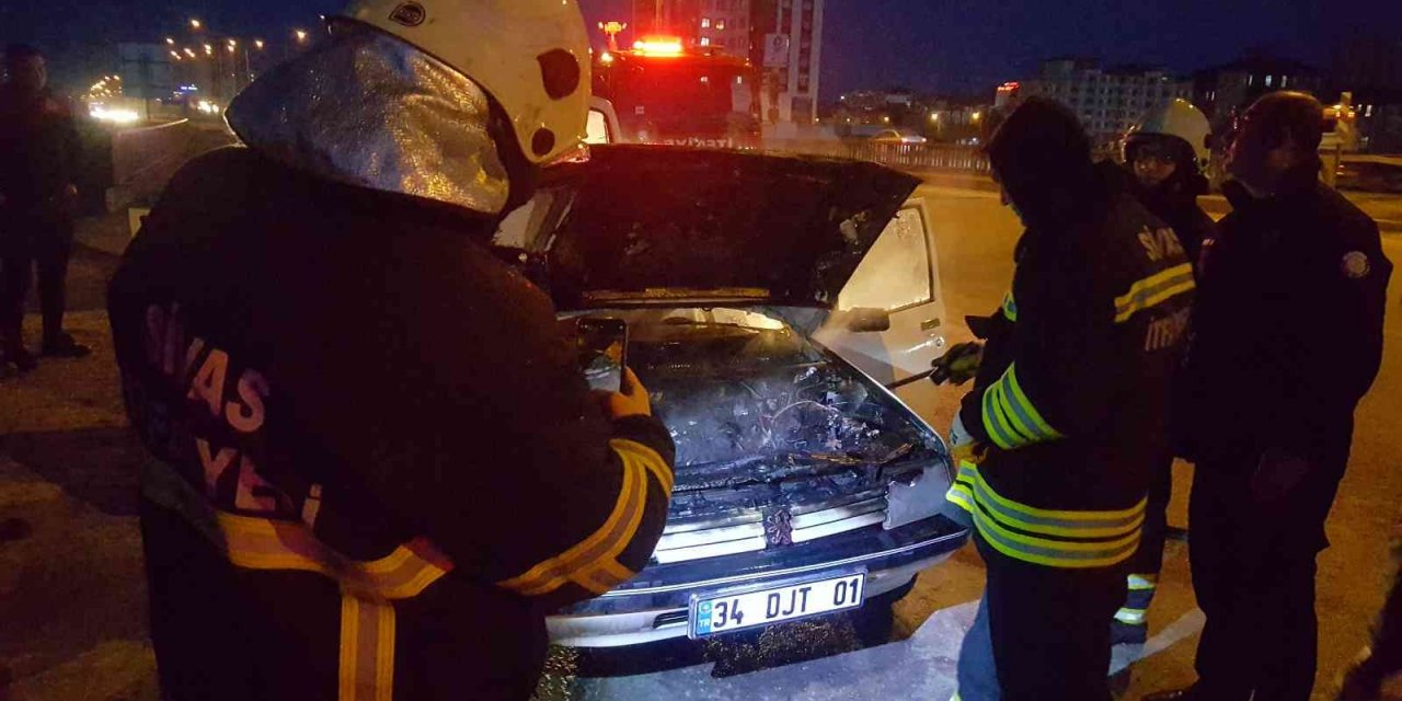 Akaryakıt istasyonundan çıktı, kısa bir süre sonra yandı