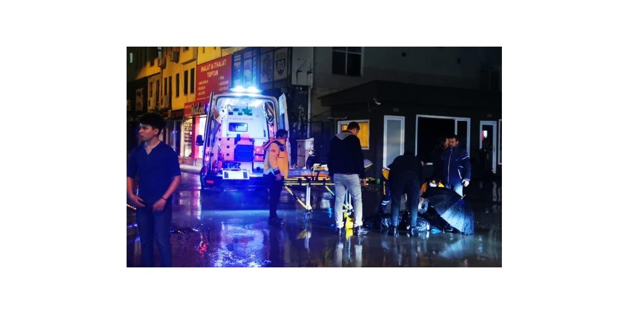 Yayaya çarpmamak için motordan düştü