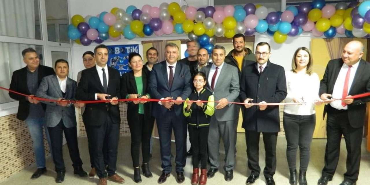 Mersin Cumhuriyet Başsavcısı Öztoprak, Silifke’de Robotik Kodlama sınıfının açılışını yaptı