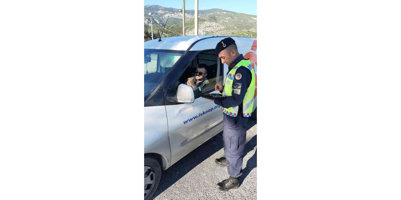 Kurallara uymayan sürücüler jandarmadan kaçamadı