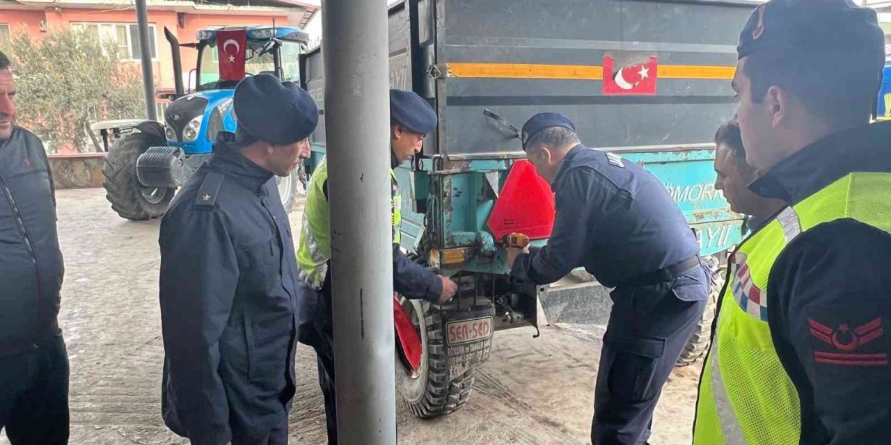 Jandarma reflektör kullanımına dikkat çekti