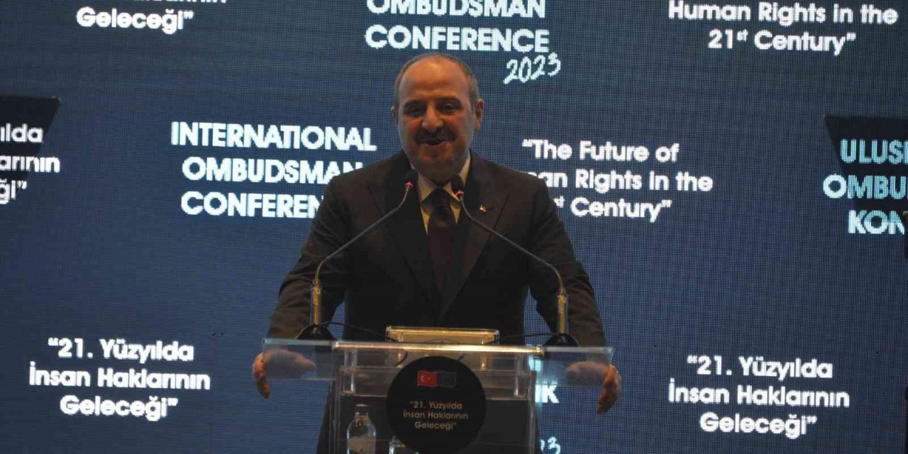 Bakan Varank: “Twitter’ın sahibinin değişmesiyle politikaları 180 derece değişti”