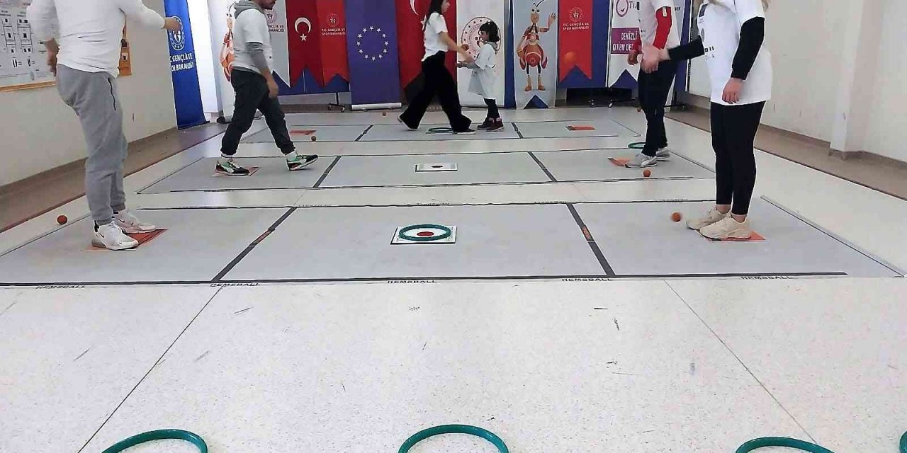 Otizmli çocuklar hemsball ile buluştu