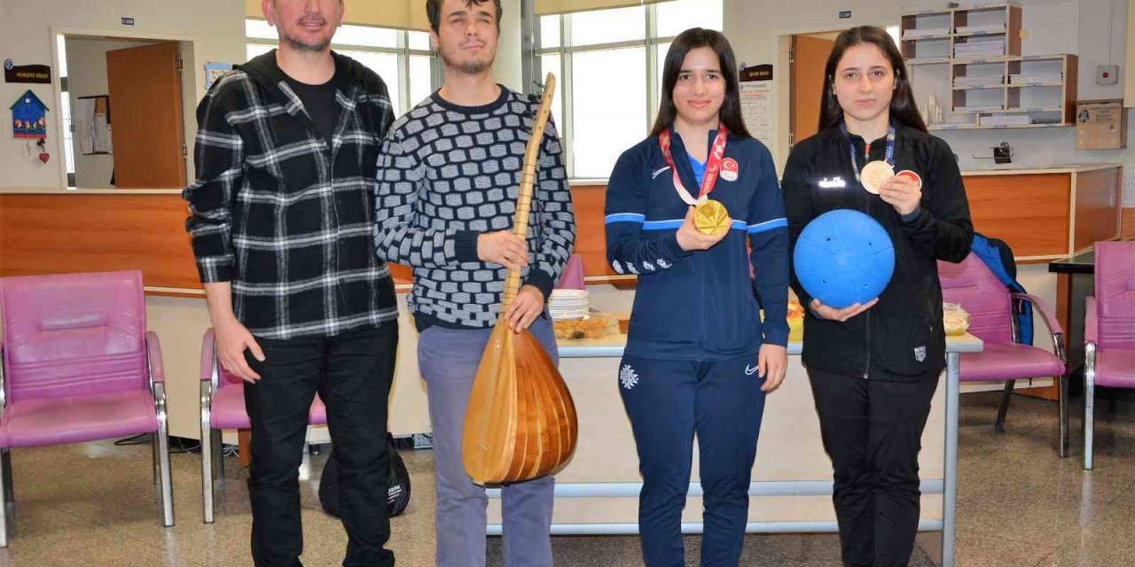 Şampiyonlar başarı öykülerini paylaştı