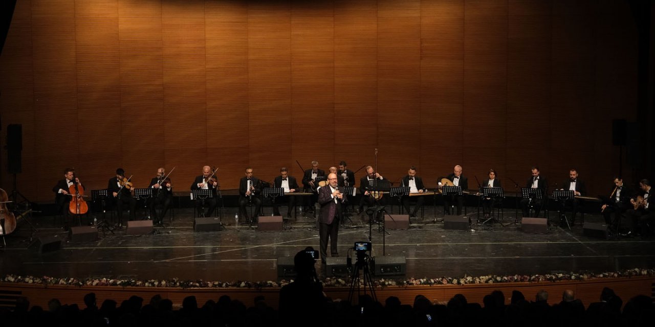 Cumhuriyet’in 100’üncü yılı şarkılarla kutlandı