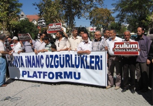 'Tartışmasız değerlerimizden elinizi çekin'