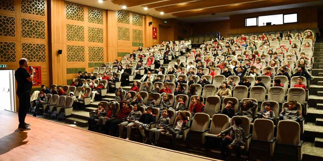 Öğrencilere hayvan sevgisi aşılanıyor