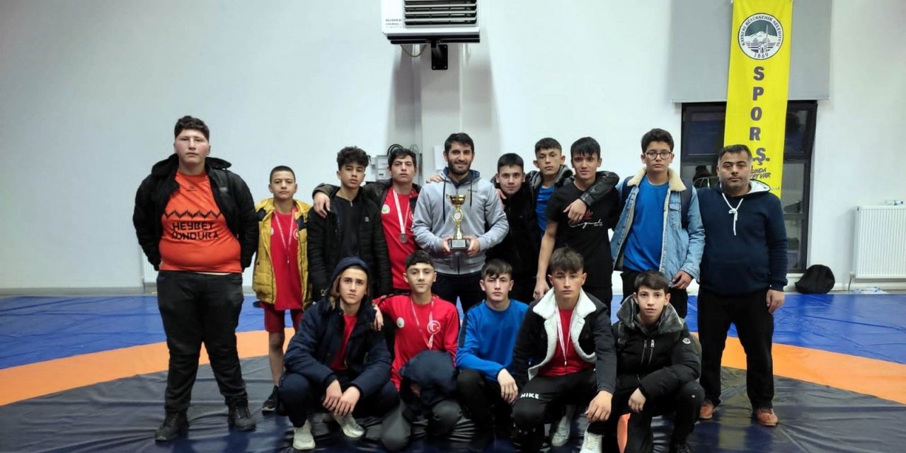 Tomarzalı Pehlivanlar Türkiye Güreş Müsabakalarına Katılmaya Hak Kazandı