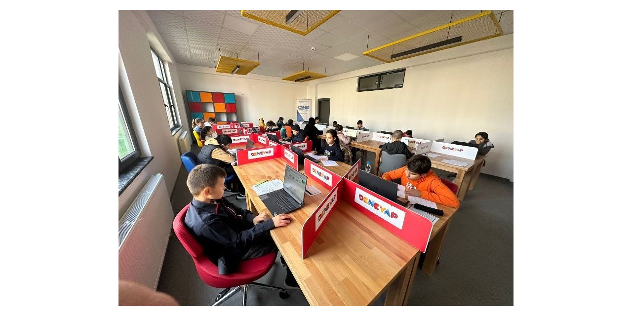 Çocuklar ve gençler geleceğe hazırlanıyor