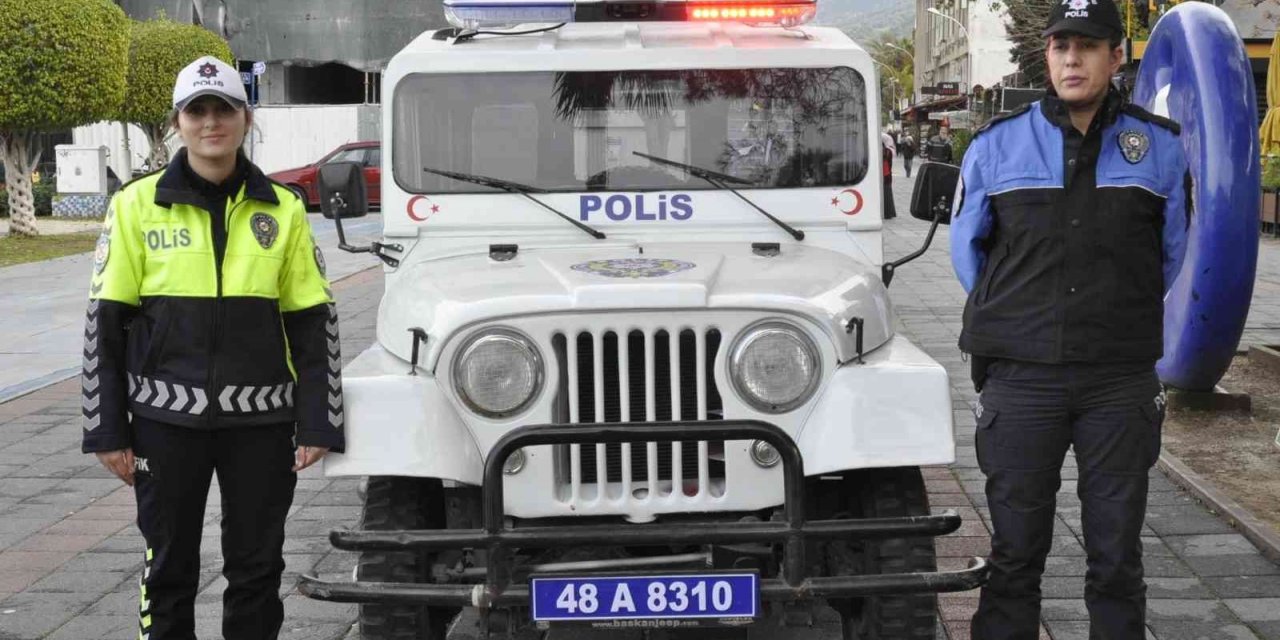 Fethiye’de Turizm Polisi’nin 1954 model nostaljik aracı
