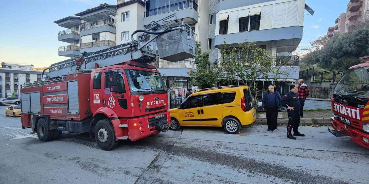 Saç kurutma makinesi evi yaktı