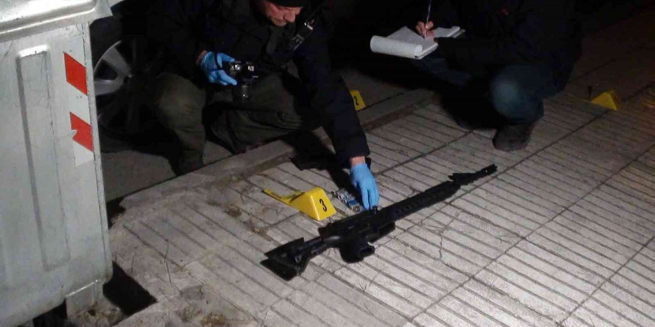 Pompalı tüfeklerle apartmana ateş açıldı, 2 dairenin camları kırıldı