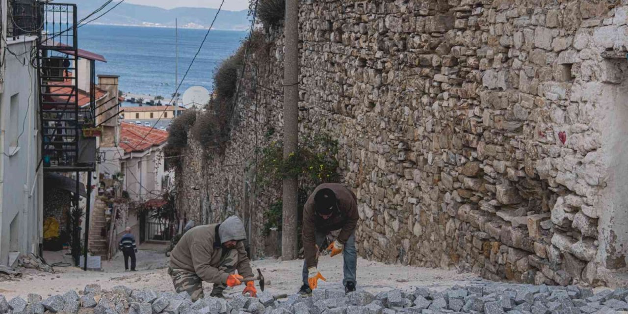 Kuşadası’nda yenileme çalışmaları sürüyor