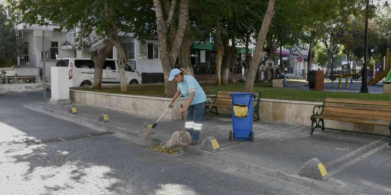 Kuşadası’nda 70 bin ton evsel atık toplandı