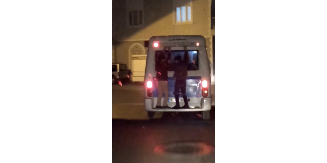 Bursa’da çocukların tehlikeli yolculuğu kameralarda