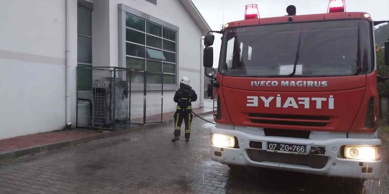 Klima motorunda çıkan yangın söndürüldü