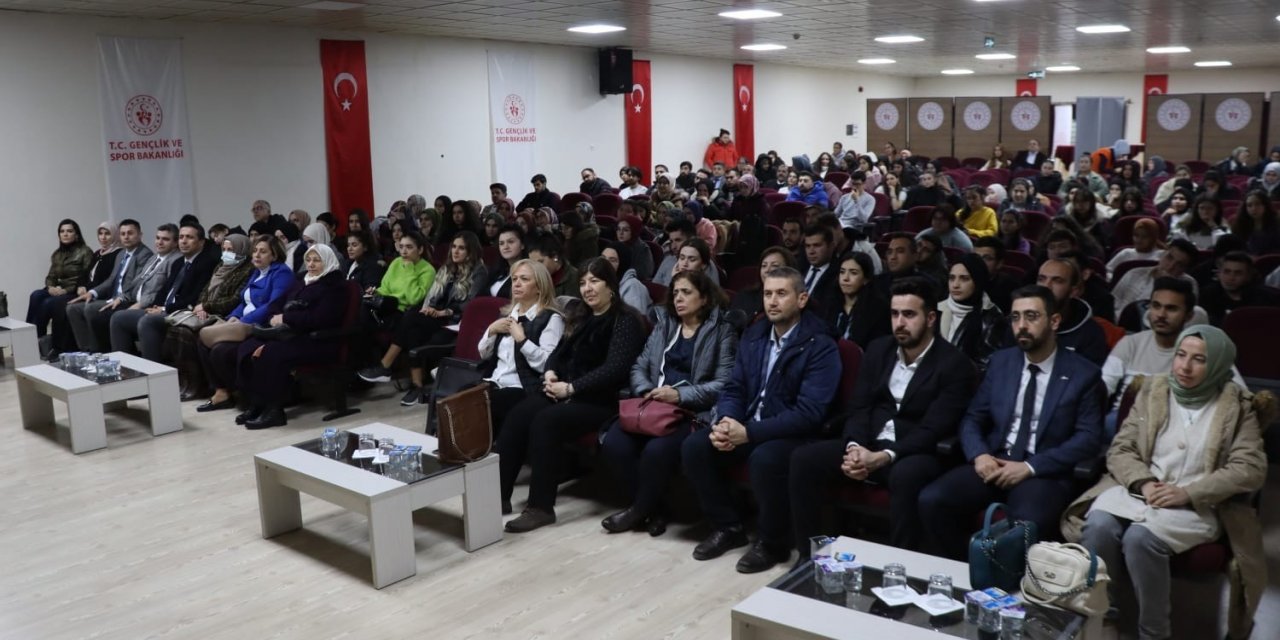 Büyükşehir ’Sırdaşın Olayım’ Projesini Üniversite Gençliği İle Buluşturuyor