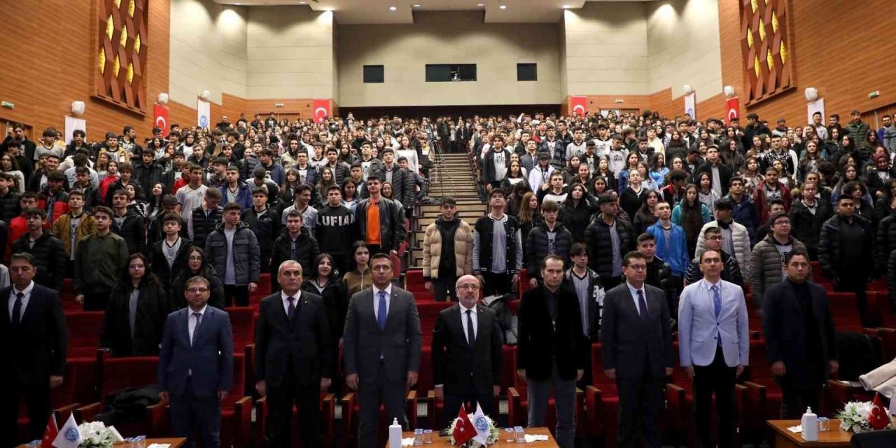 KAYÜ Rektörü Karamustafa, Lise Öğrencileriyle Söyleşi Etkinliğinde Buluştu