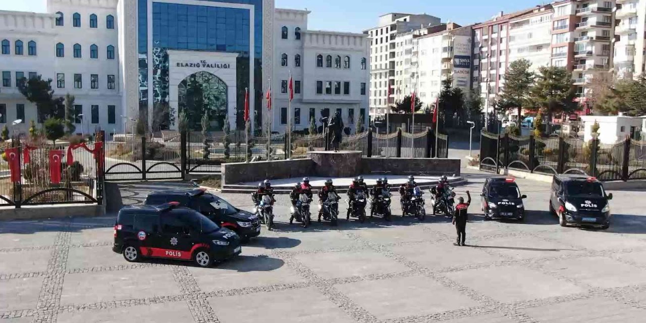 Elazığ’da ’Yunus Timlerinden’ gövde gösterisi