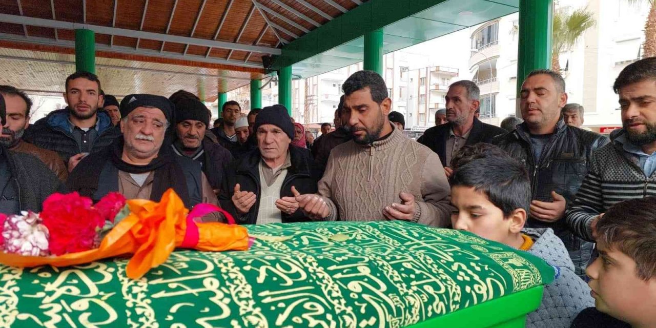 Soba faciasında duygulandıran veda: Annesine, tabutunu öperek veda etti