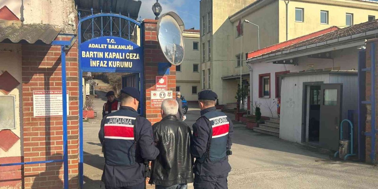 Çocuğa cinsel istismar şüphelisi jandarmadan kaçamadı