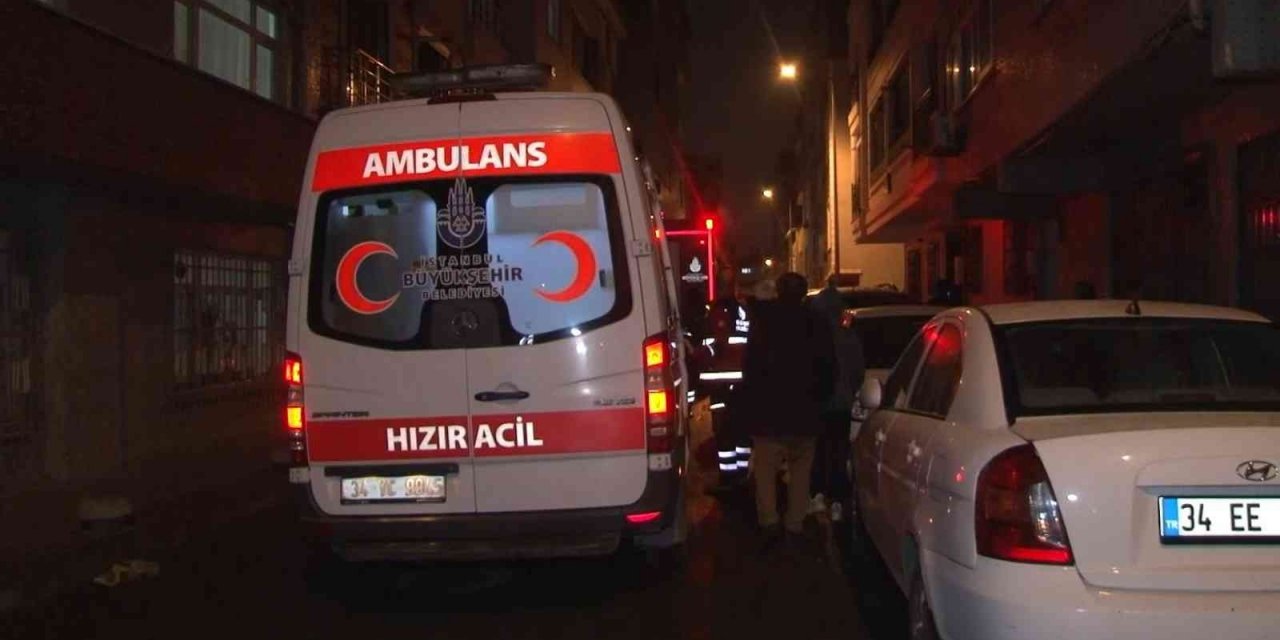 Bağcılar’da yangın paniği: Mahsur kalan vatandaşları ekipler kurtardı