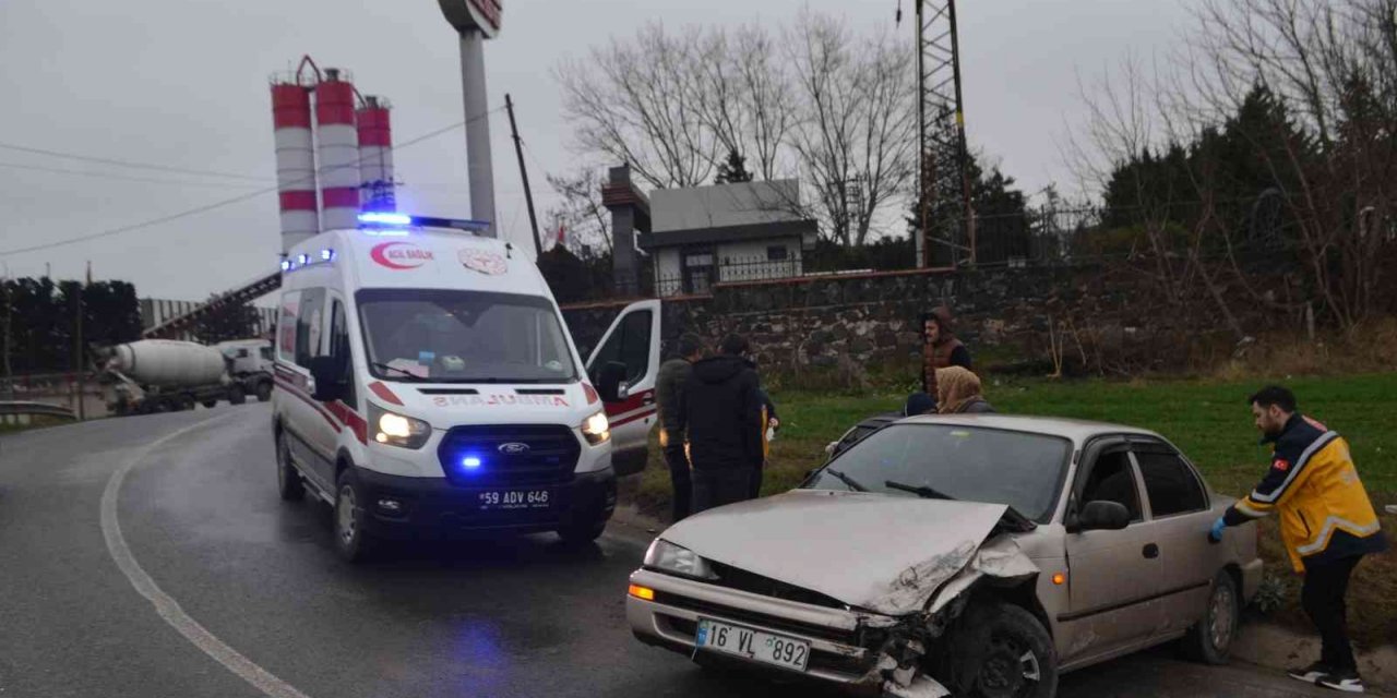 Tekirdağ’da 1’i çocuk 2 kişinin yaralandığı kaza kamerada