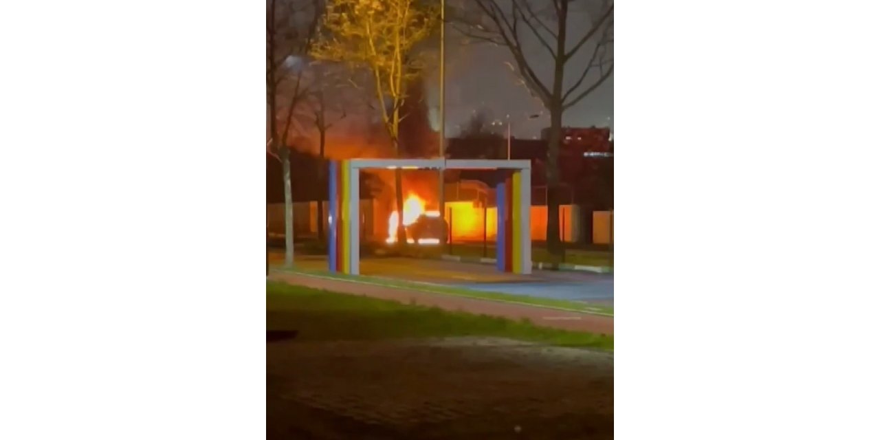 Bursa’da seyir halindeki otomobil alev alev yandı