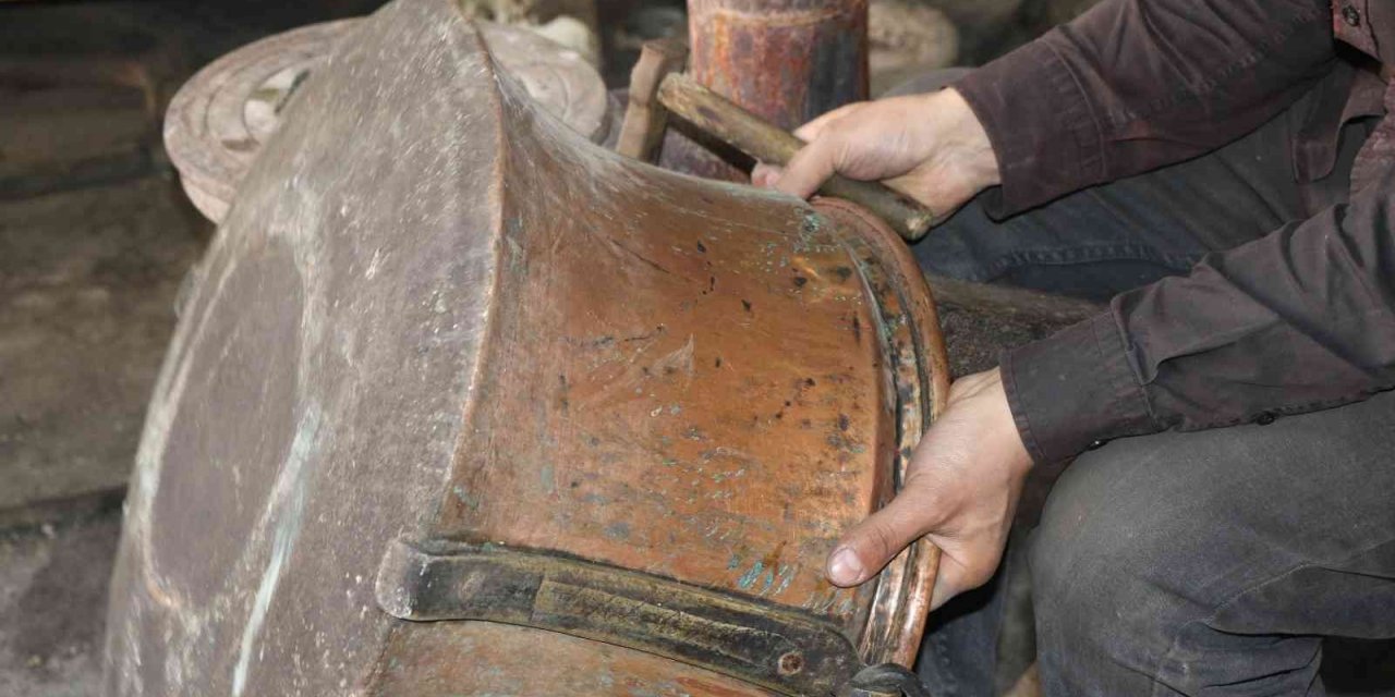 Bayburt’ta son bakırcılar zamana direniyor