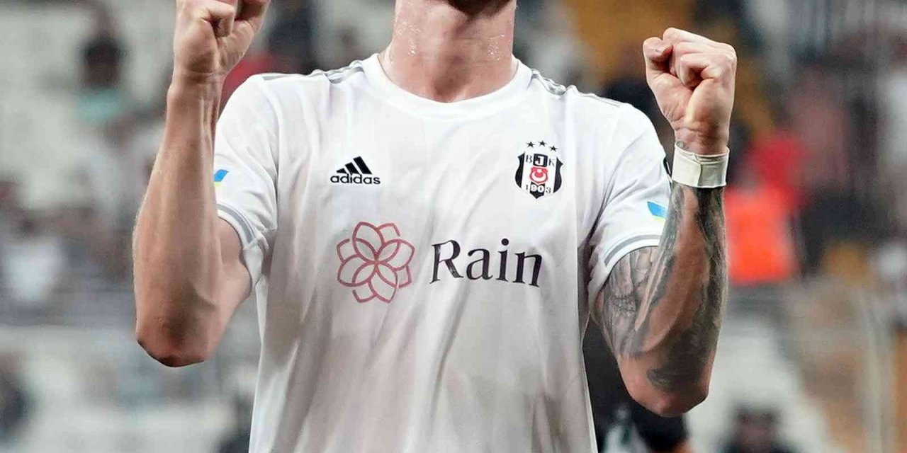 Beşiktaş en golcü oyuncusunu kaybetti