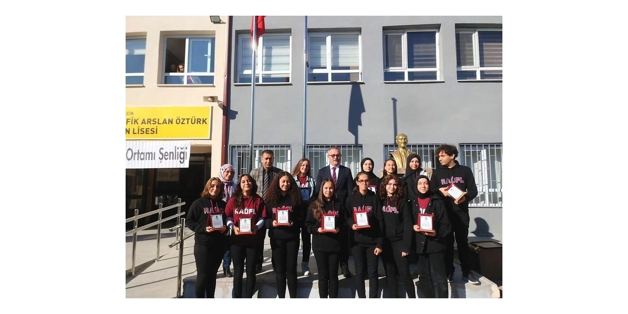 ‘Fenci Gözü’ dergisi ulusal ölçekte ‘Eğitimde İyi Örnek’ oldu