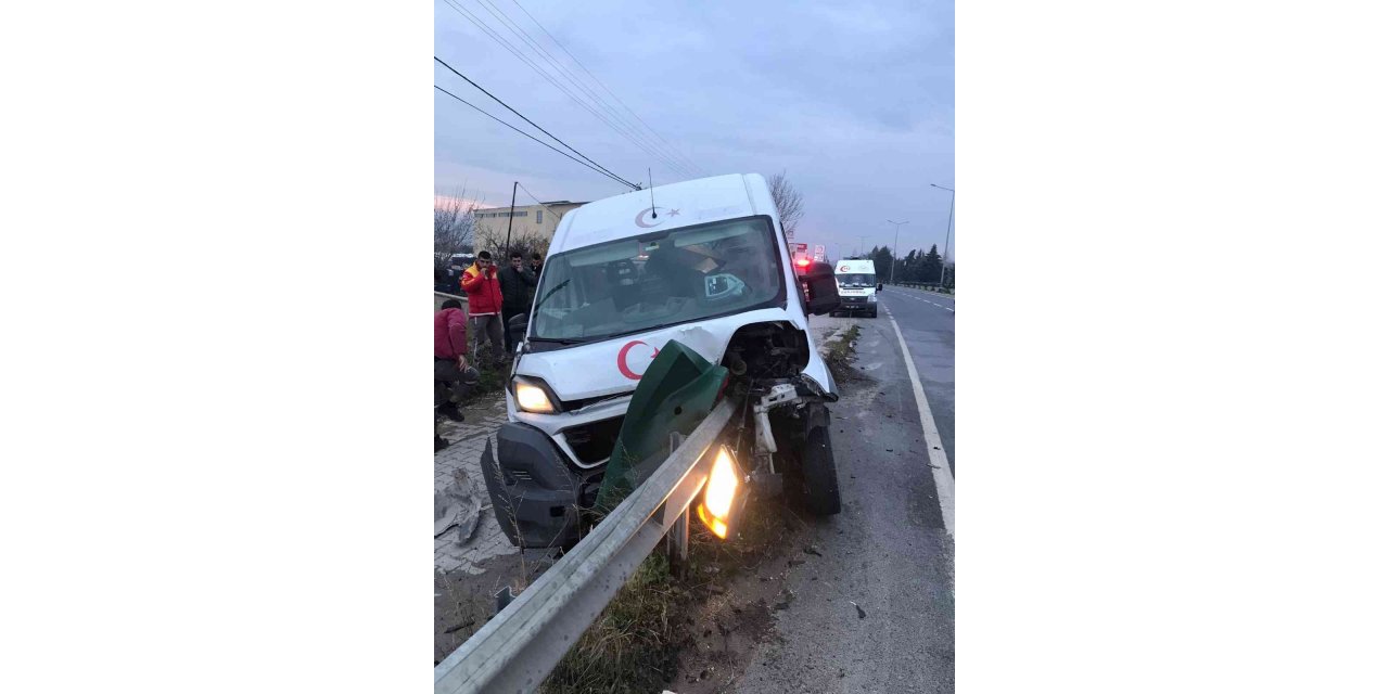 Demir bariyer aracın önünden girdi, arkasından çıktı