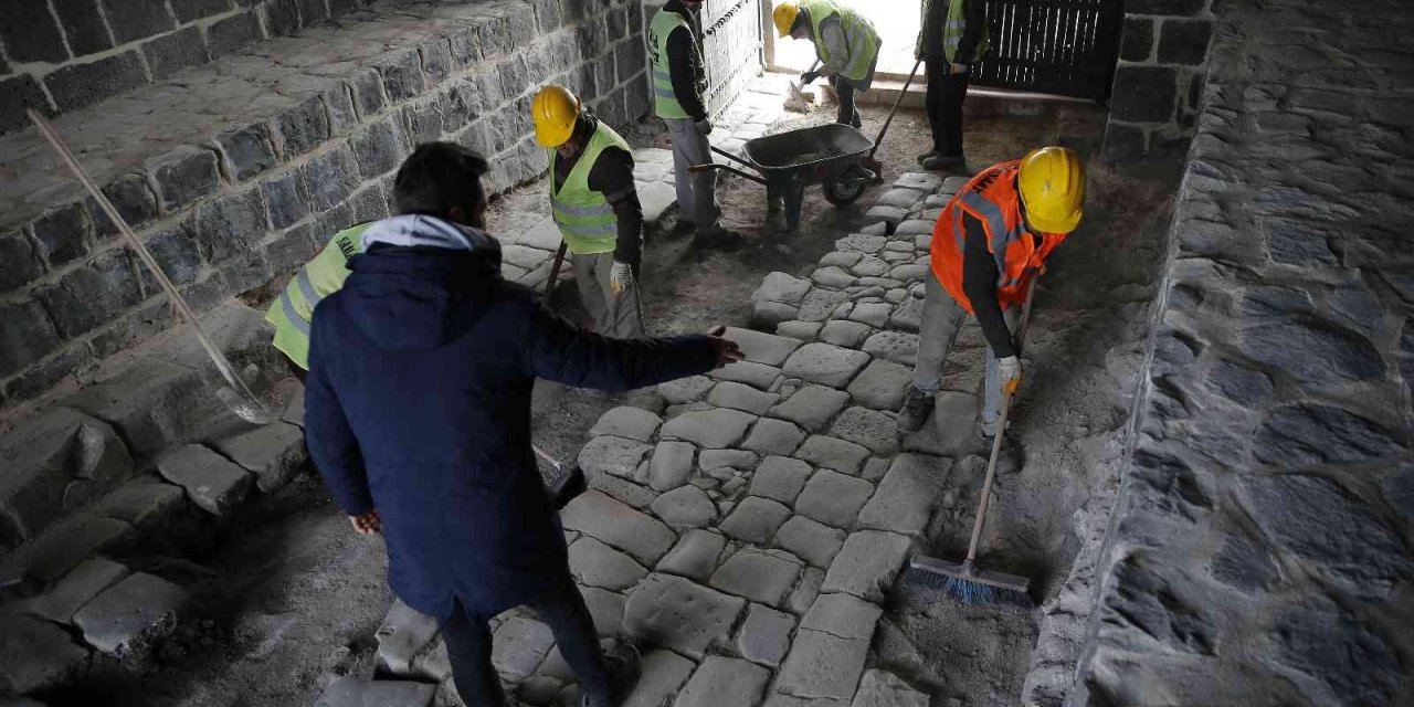 Diyarbakır’da 1700 yıllık tarih gün yüzüne çıktı