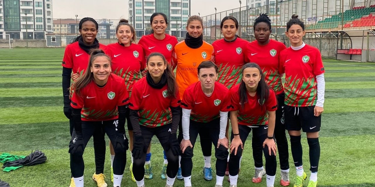 Amed Spor Kadın Futbol Takımı, hükmen galibiyet ile yoluna devam etti