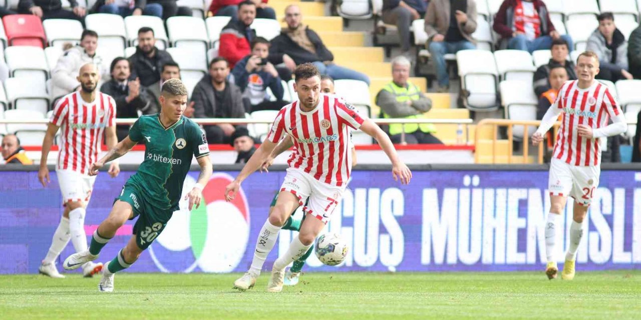 Spor Toto Süper Lig: FTA Antalyaspor: 2 - Giresunspor: 2 (Maç sonucu)