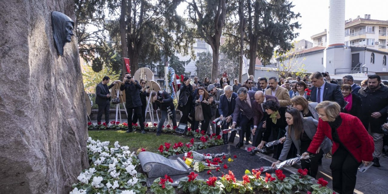 Zübeyde Hanım ölümünün 100. yıl dönümünde kabri başında anıldı