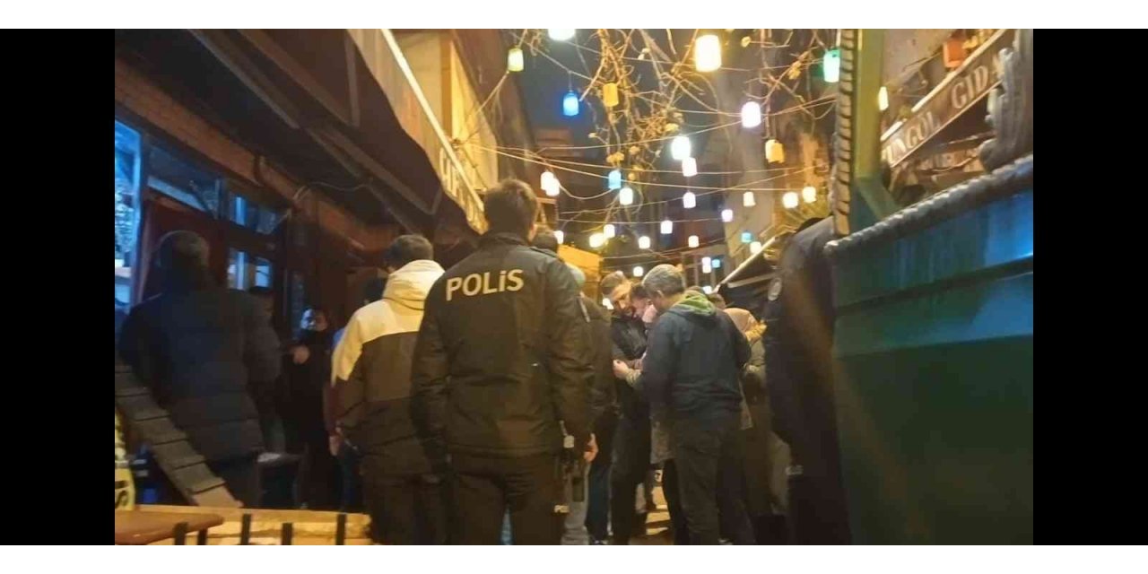Fatih’te ortaklar arasında çıkan kavgada kan aktı: 1 ölü