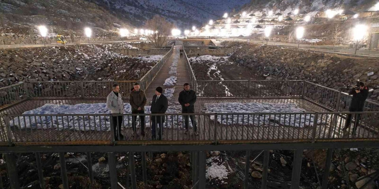 Zincidere 100. Yıl Mesire alanı Gece Işıl Işıl
