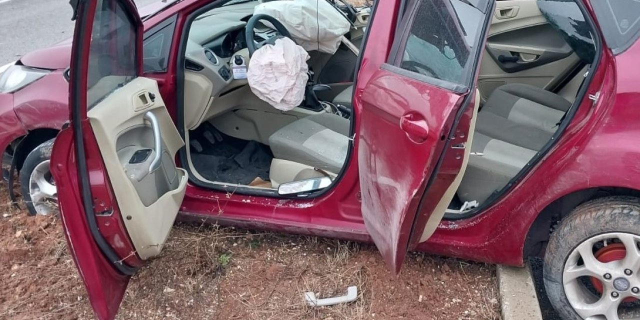 Otomobil ile tır çarpıştı: 2 yaralı