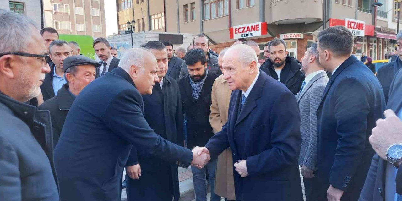 MHP lideri Bahçeli, Kızılcahamam Belediyesi’ne taziye ziyaretinde bulundu