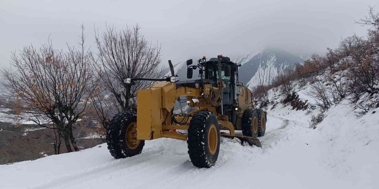 Elazığ’da 84 köy yolu ulaşıma kapandı
